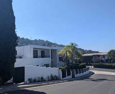 Modern Laurelwood home with minimalist design.
