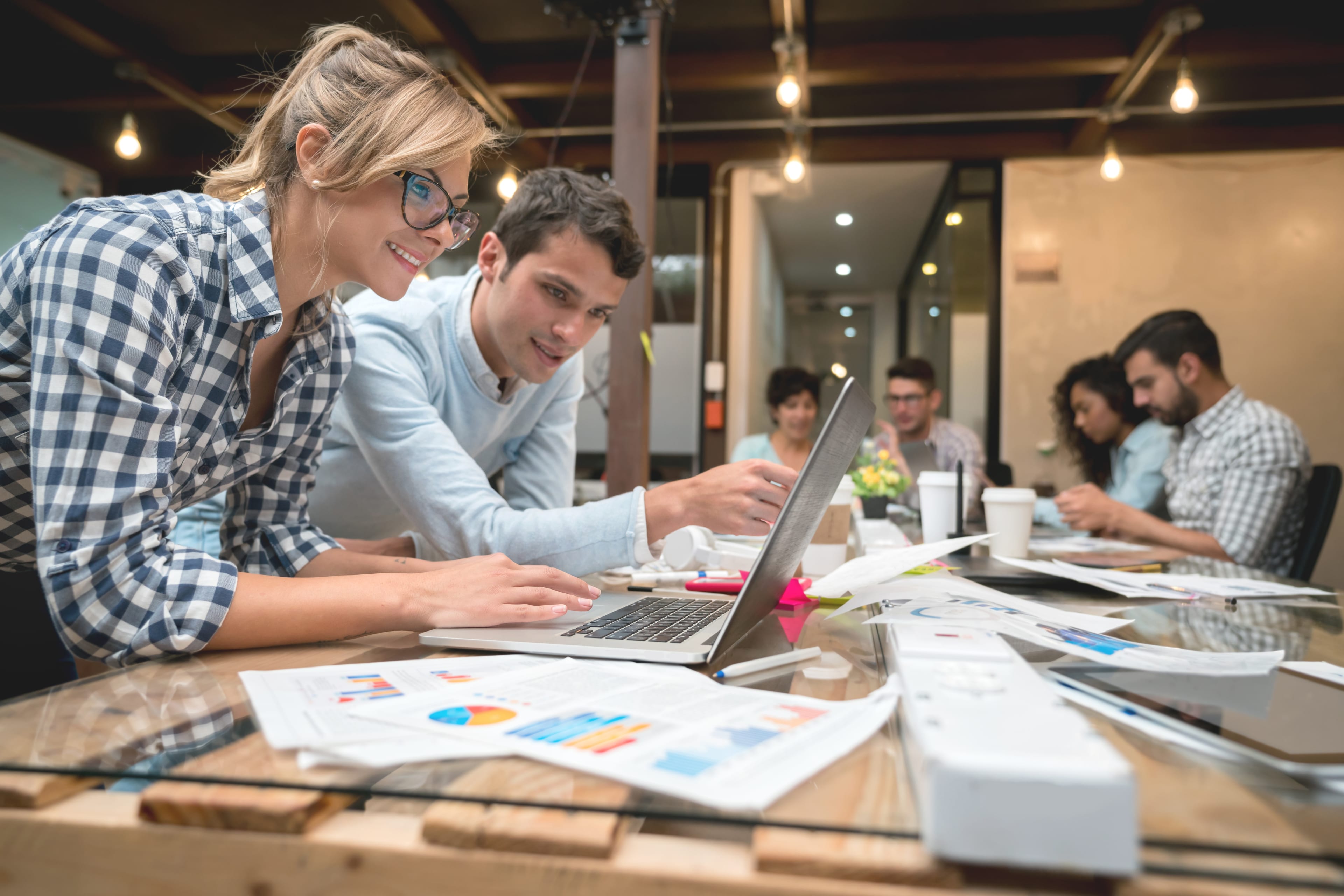 Pricing analysis at the agent's desk