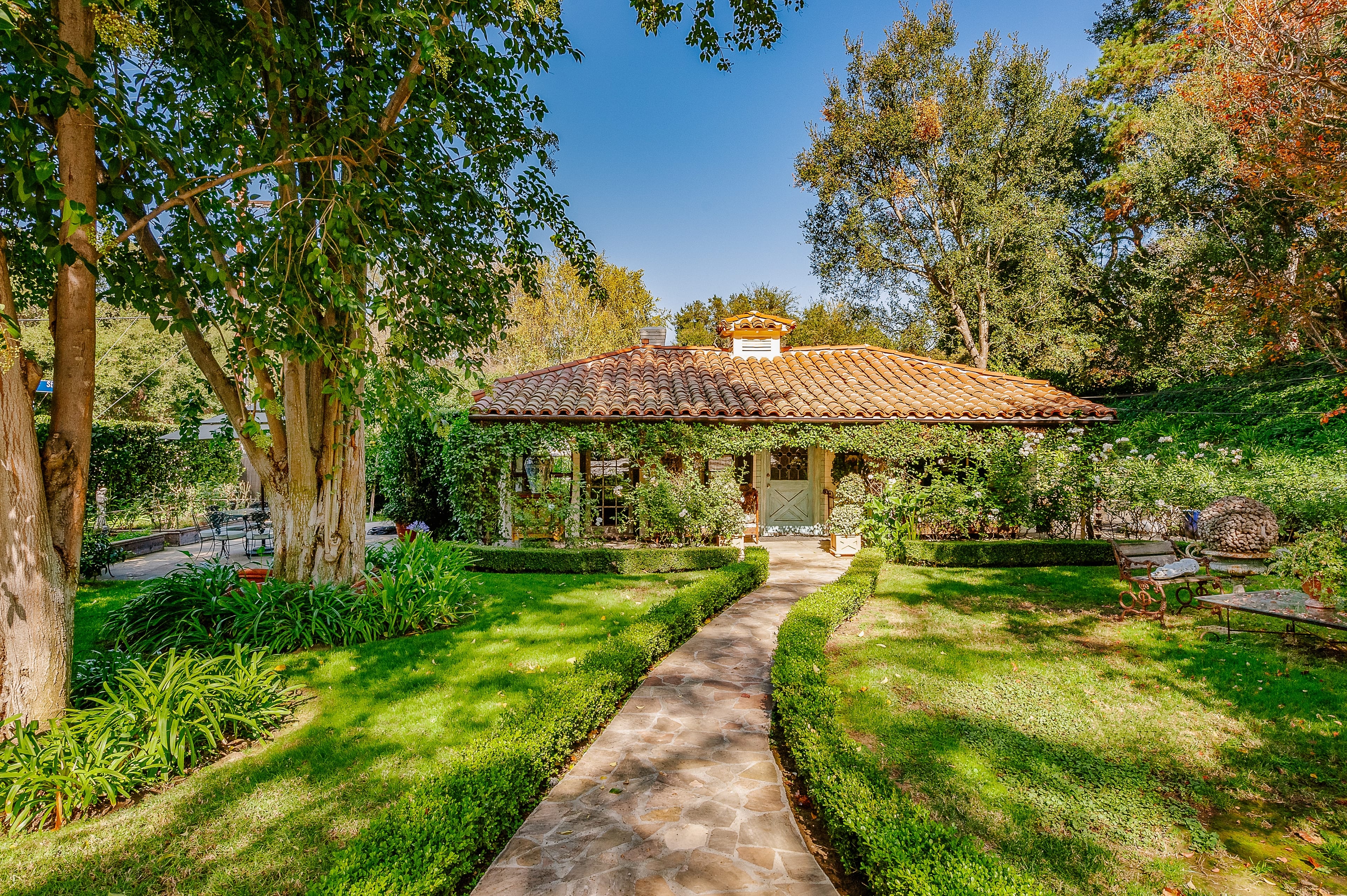 A Spanish estate represented by Misraje Real Estate Partners